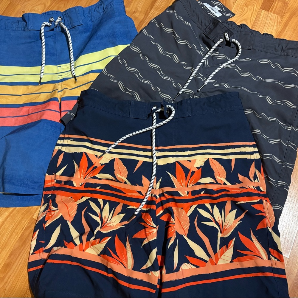 Colorful Men's Swim Trunks Set Size Small